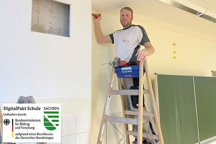 Sten Krawulski vom Unternehmen Bau & Ausbaumontagen Gunter Krawulski bei vorbereitenden Trockenbauarbeiten