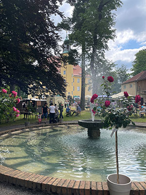 Blick auf das Schloss zum Festtag