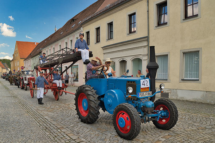 Auch die Ortsfeuerwehren waren mit dabei, wie hier die Kameradinnen und Kameraden aus Berthelsdorf, Foto: Jens Vogel