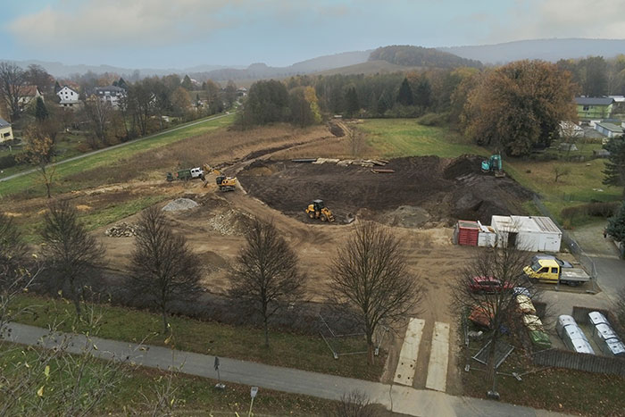 Blick auf die Baustelle am Schluckenbach
